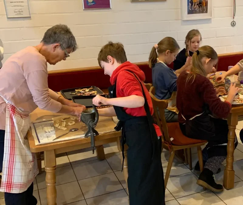 TuS-Weihnachtsbäckerei im TuS-Vereinsheim